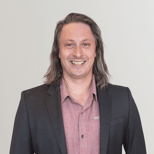 Josh Ovington Directeur financier